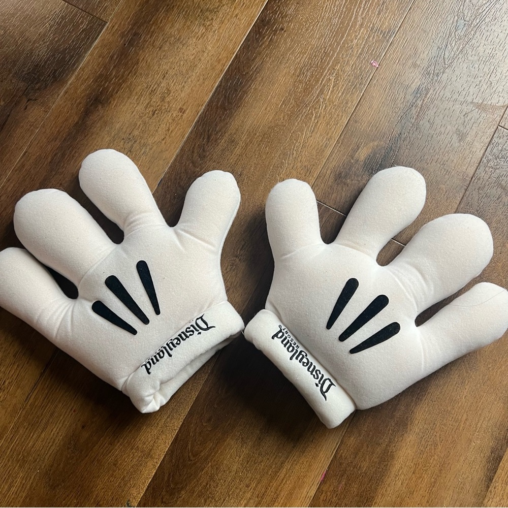 Disney White Kids Gloves